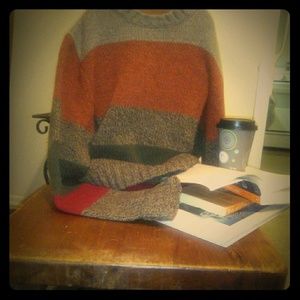 Lambswool crew neck pillover sweater